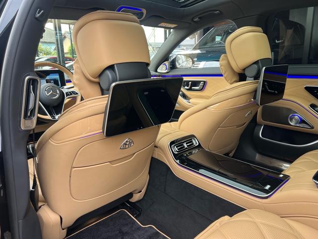 Mercedes-Maybach S-Class rear seats