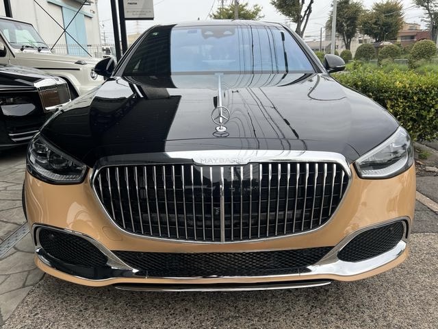 Mercedes-Maybach S-Class front view