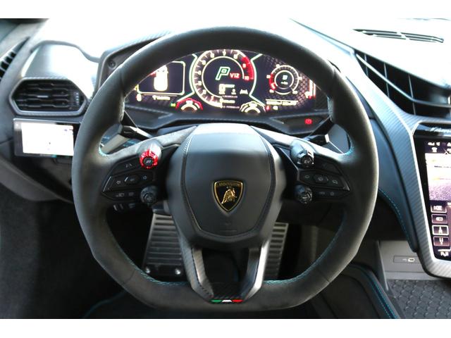 Lamborghini Revuelto interior